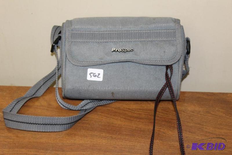lot 562 image: Nikon Camera with Case ...