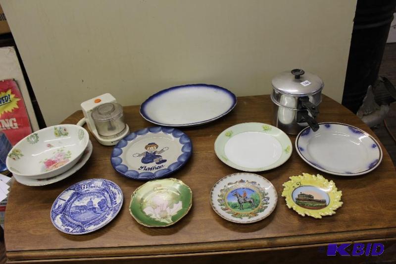 lot 582 image: Plates, etc.. ...
