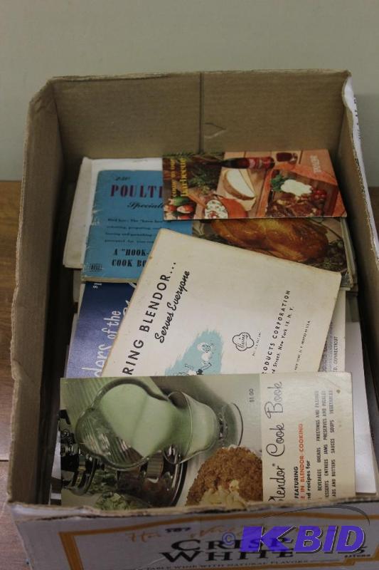 lot 587 image: Vintage Cook Books, recipes, etc.. ...
