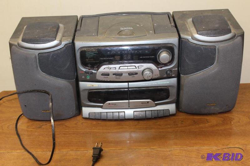 lot 598 image: AMFM CD Cassette Player ...