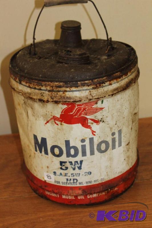 lot 8 image: Mobiloil&nbspVintage 5 Gallon Can, empty, or...