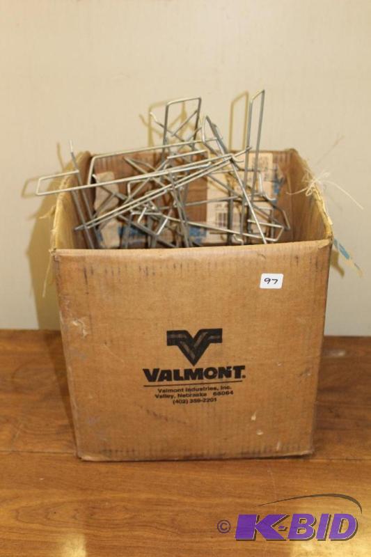 lot 97 image: Shelving Display Brackets, etc.. ...