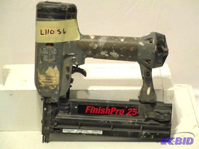 lot 110 image: Senco FinishPro 25XP 58-Inch to 2-18-Inch 18 Gauge Brad Nailer with Case