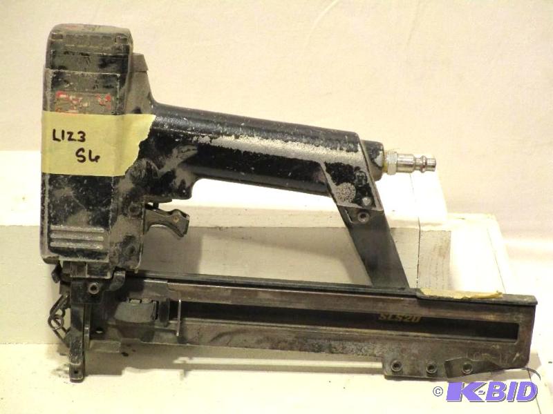 lot 123 image: Senco SLS20XP L Wire 1-12 Stapler W Case 490005N