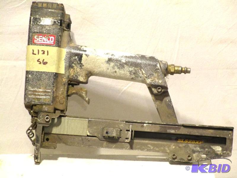 lot 131 image: SENCO 820103N SLS25XP-L XtremePro 18-Gauge 14 in. Crown 1-12 in. Medium Wire Stapler