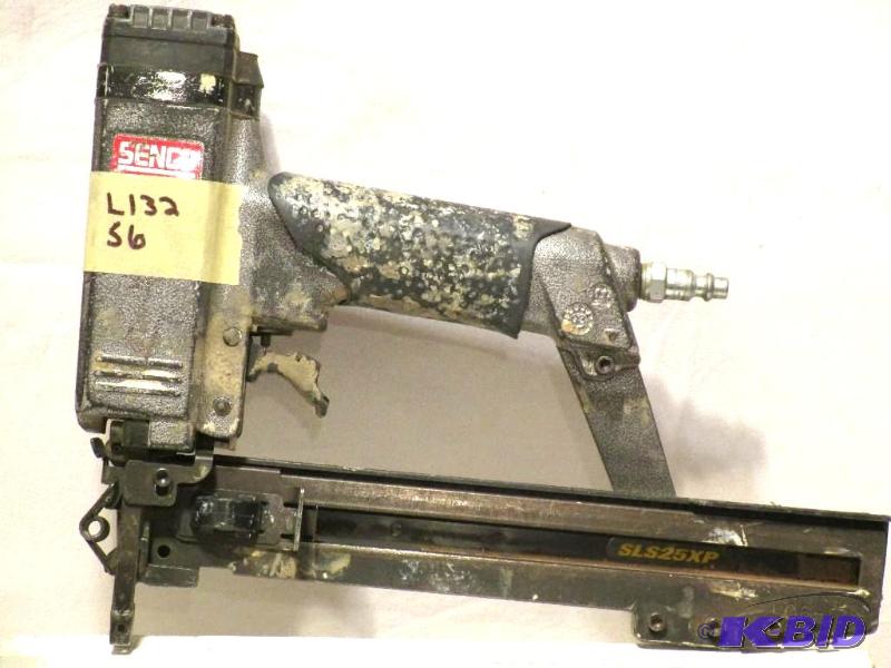 lot 132 image: SENCO 820103N SLS25XP-L XtremePro 18-Gauge 14 in. Crown 1-12 in. Medium Wire Stapler