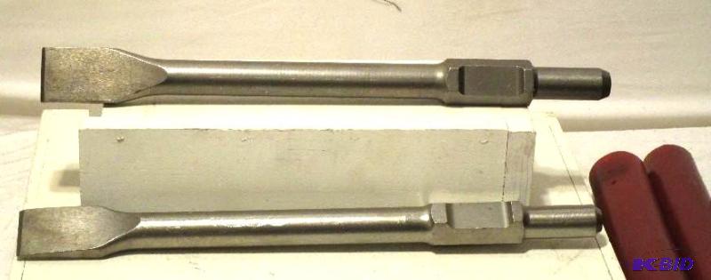 lot 139 image: 1 in. Flat Point Breaker Chisel Set 2 Pc