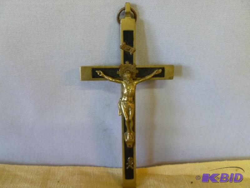 Vintage brass crucifix that measures about 2 ...
