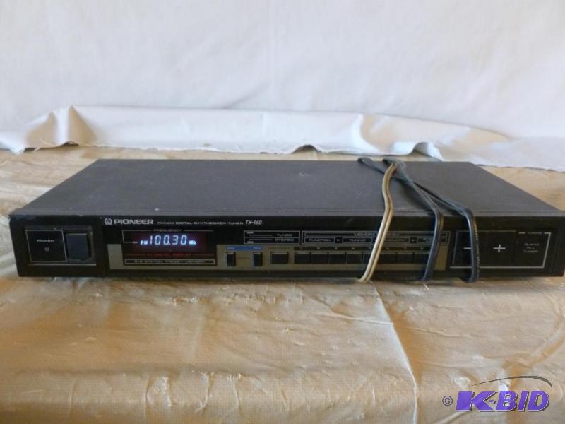 Pioneer FMAM Digital Synthesizer Tuner Model...