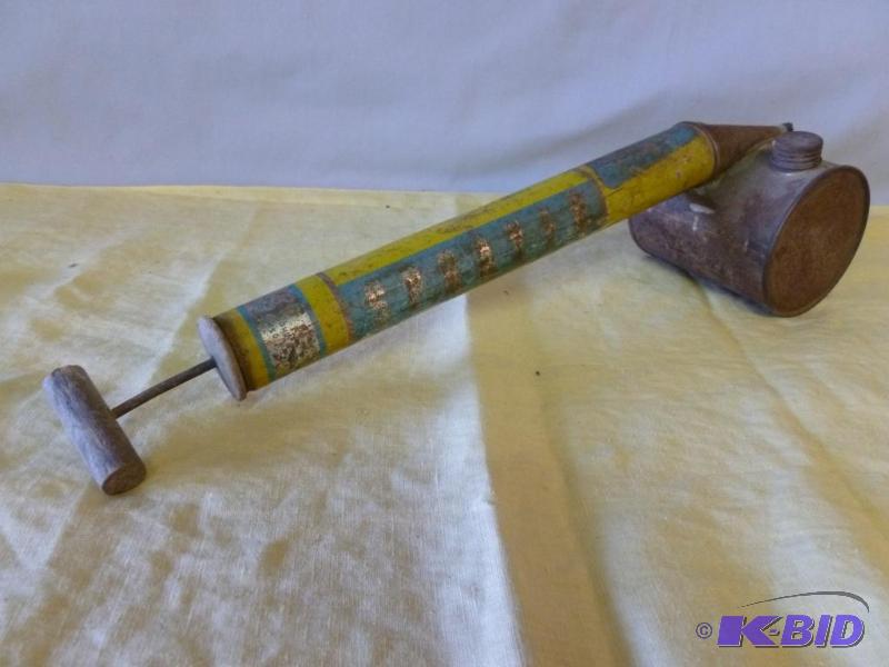 Vintage Coast To Coast metal hand sprayer tha...
