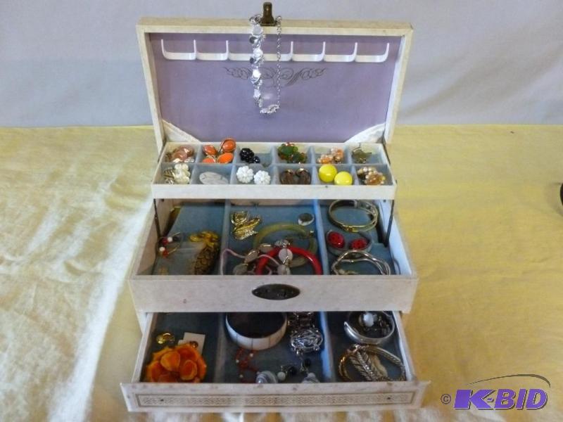Large vintage vinyl jewelry box that is loade...