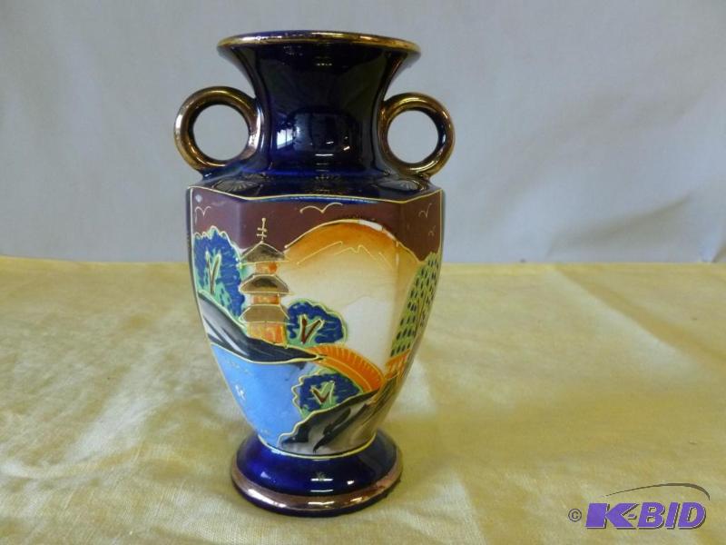 Beautiful hand painted double handled porcela...