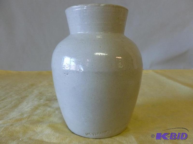 Vintage Weymans Snuff Crock that measures 4 ...