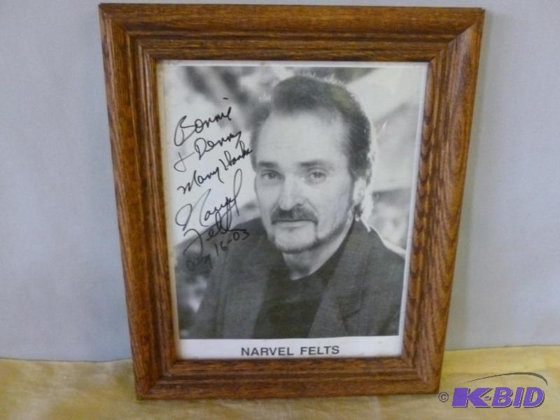 Collectible Narvel Felts wood framed autograp...
