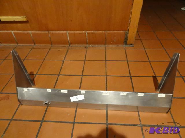 lot 11 image: 30" drink rail....