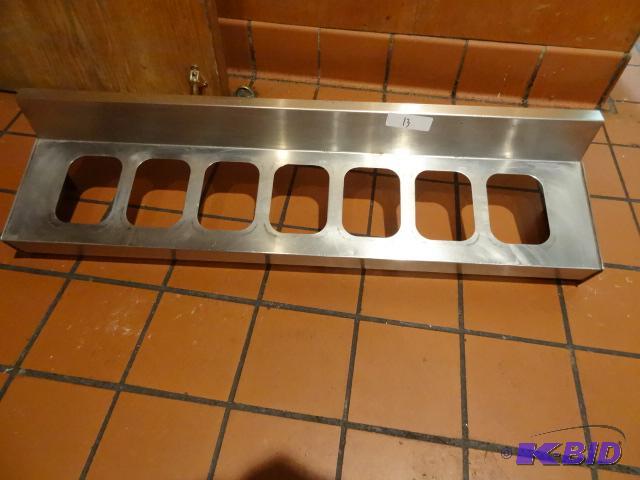 lot 13 image: 36" condiment holder...