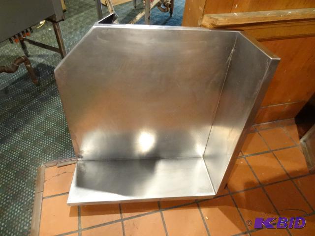 lot 15 image: 24 x 24 stainless corner return...