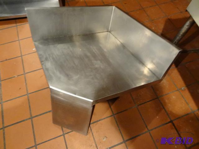 lot 16 image: 24 x 24 stainless corner return...