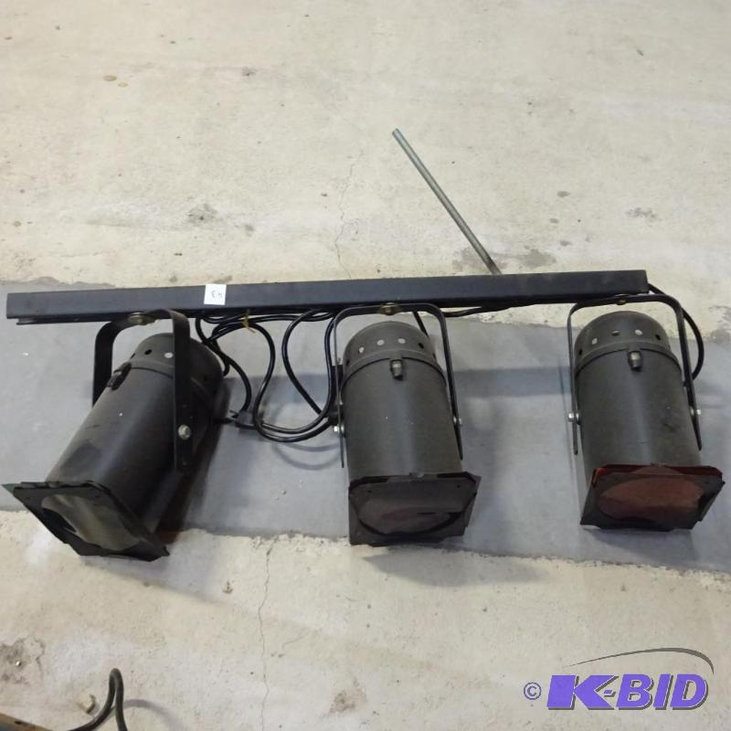 lot 43 image: Set of 3 DJ lights on rail....