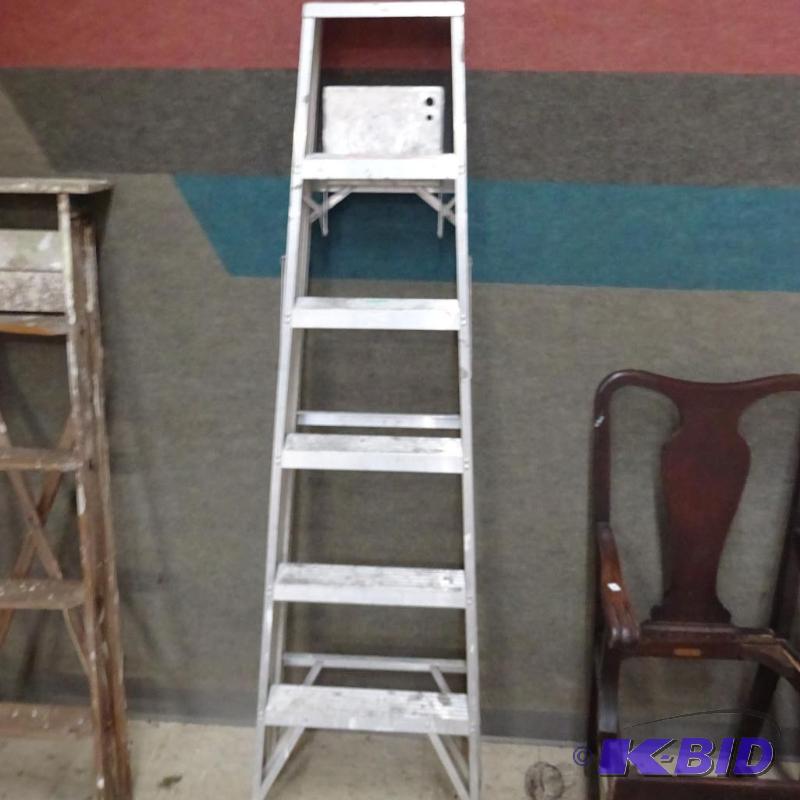 lot 66 image: 6 aluminum step ladder...