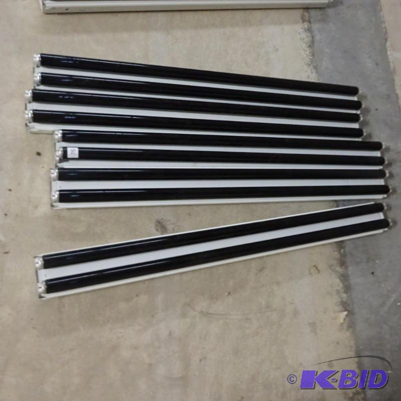 lot 78 image: 5 Fluorescent lights. 48". Black bulbs...