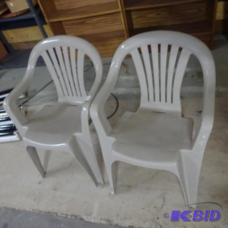 lot 90 image: 2 stacking patio chairs...
