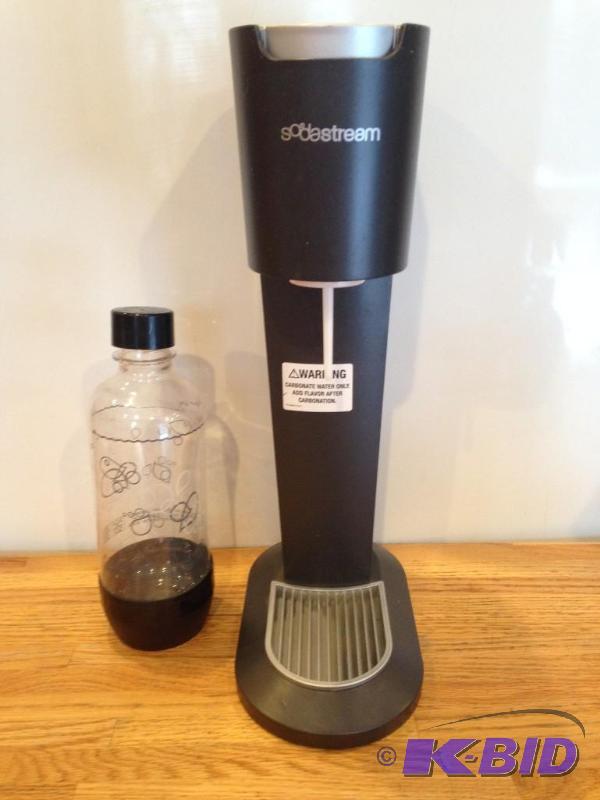 lot 14 image: Soda Stream and Bottle