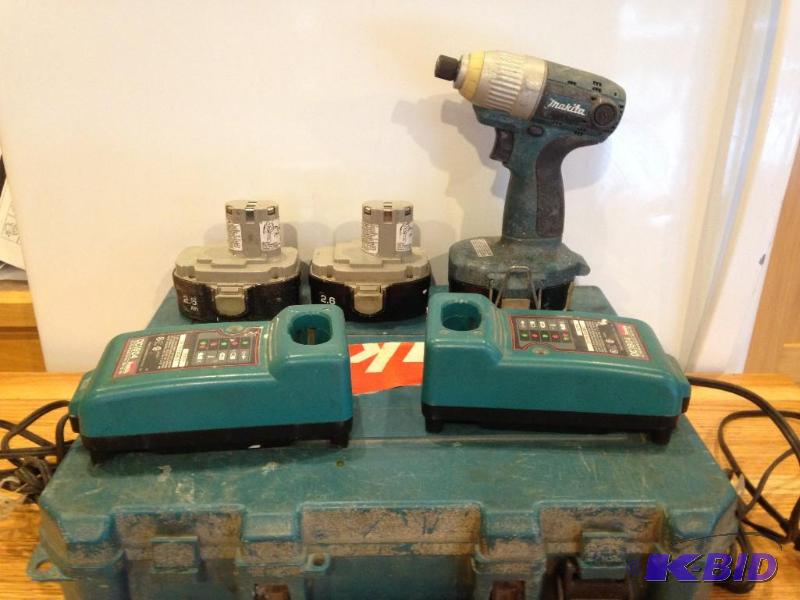 lot 32 image: Makita Impact Drill