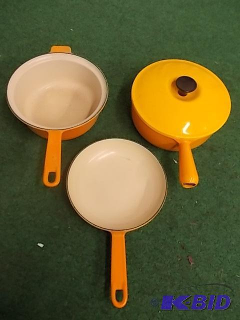 LeCREUSET #22&nbsp&nbsp3-Piece Pan With Lid...