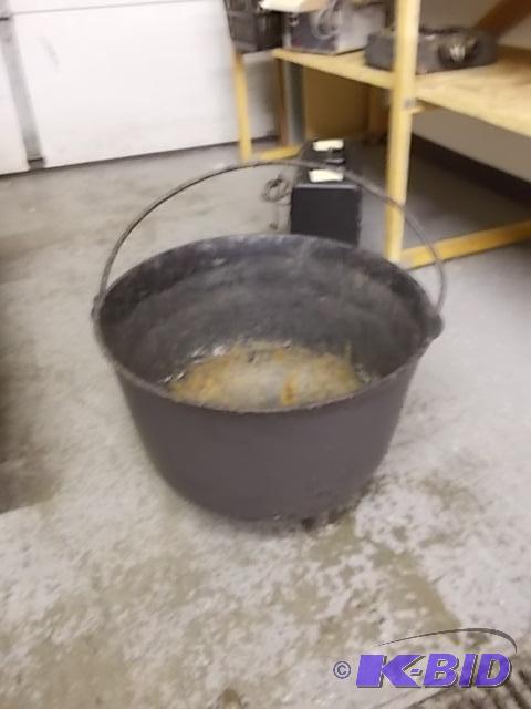 Large Old Cast Iron Caldren...