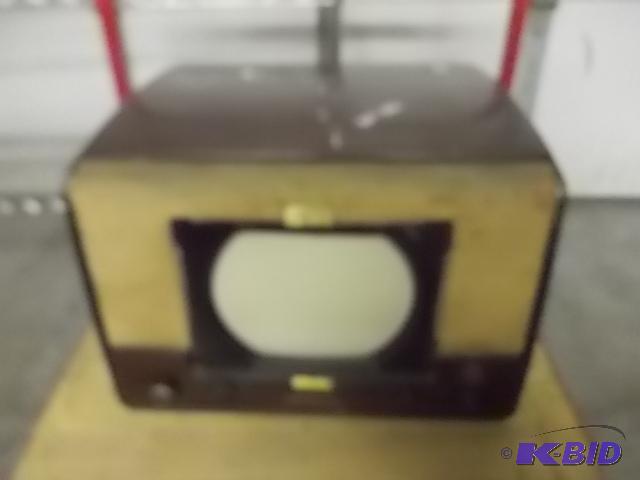 RCA Victor 10&quot Black &amp White TV Mode...