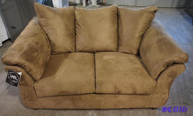 New Ashley Signature Loveseat - Microfiber Ma...