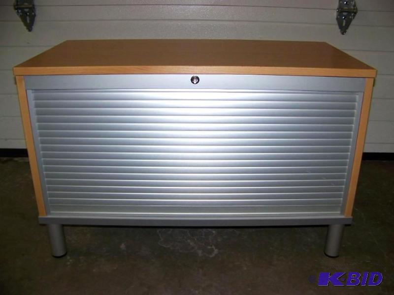 lot 12 image: Small, Maple, LockerBench with Storage and Roll-Top Front