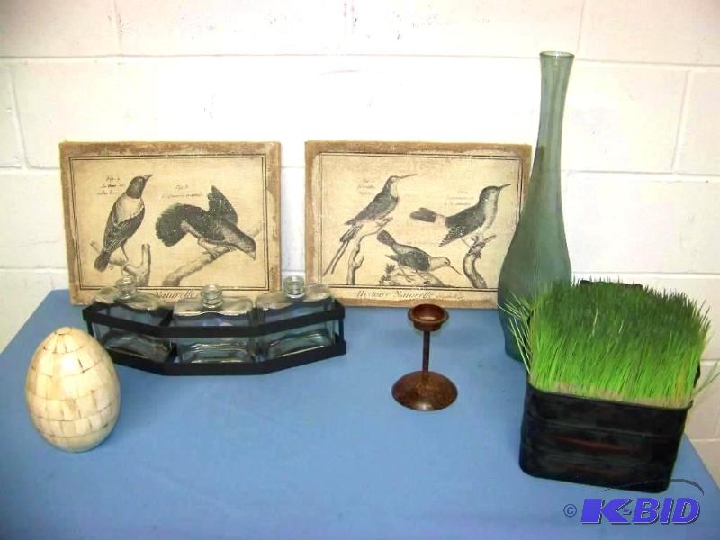 lot 25 image: Home Decor Items
