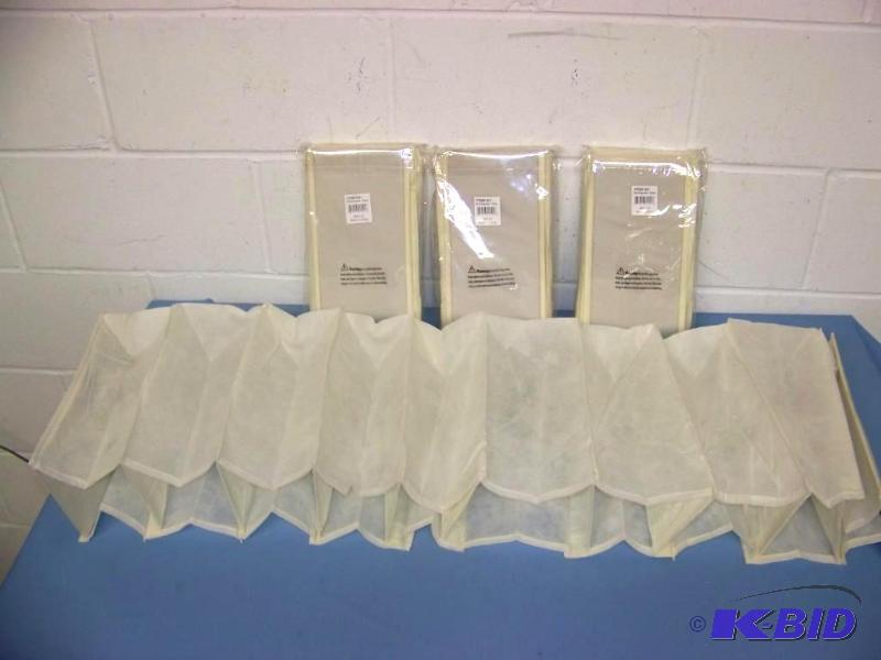 lot 27 image: (4) Hanging, Shoe Organizers