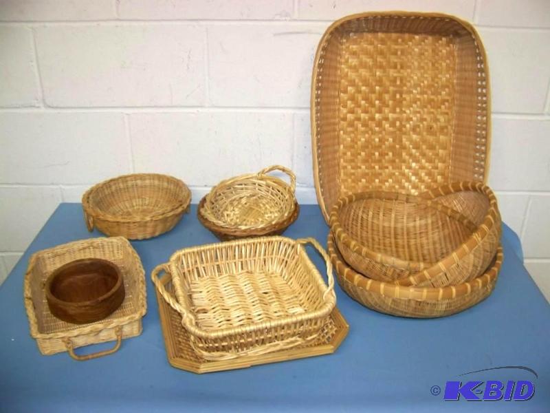 lot 28 image: (10) Wicker Baskets