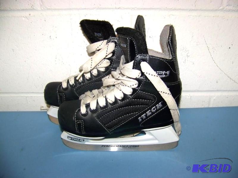 lot 4 image: ITech, Kids Hockey Skates with Skate Guards