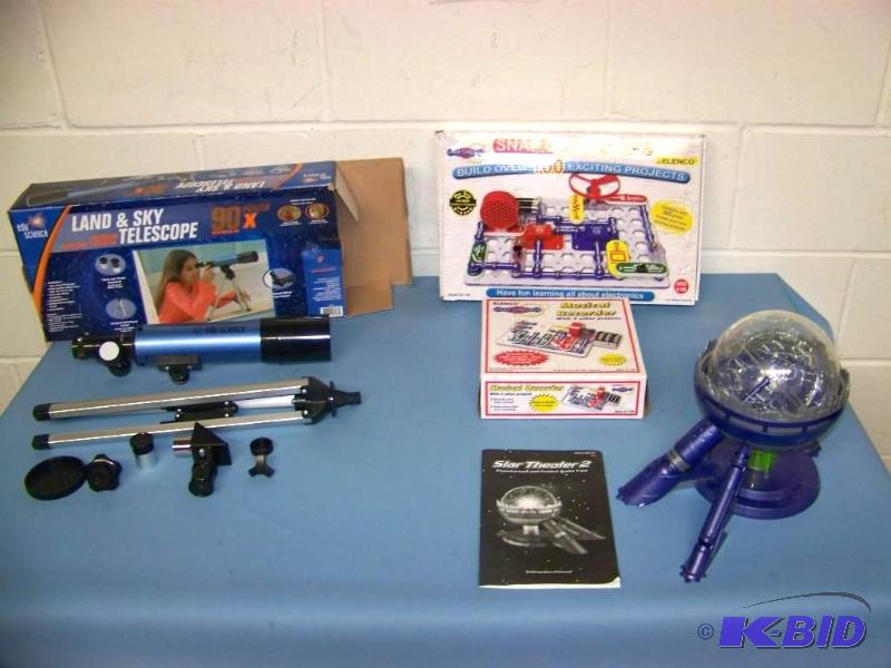 lot 48 image: Kids AstronomyScience items
