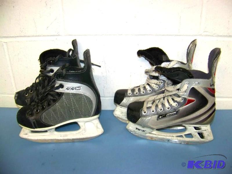 lot 5 image: (2 pairs) Kids Hockey Skates