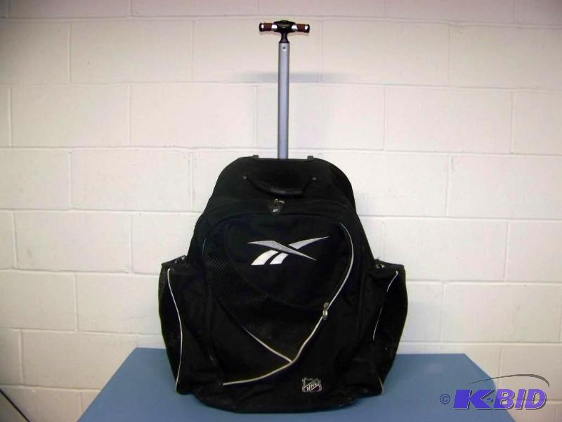 kids hockey bag with wheels