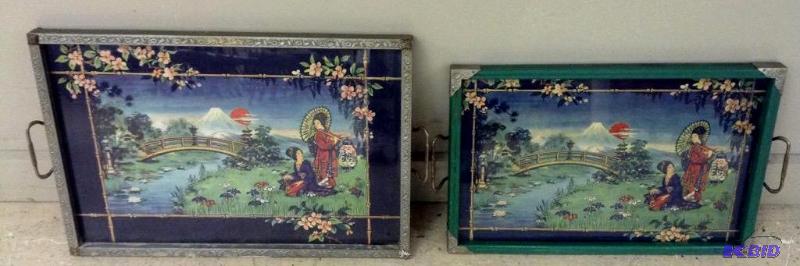 lot 12 image: Lot of two vintage oriental trays