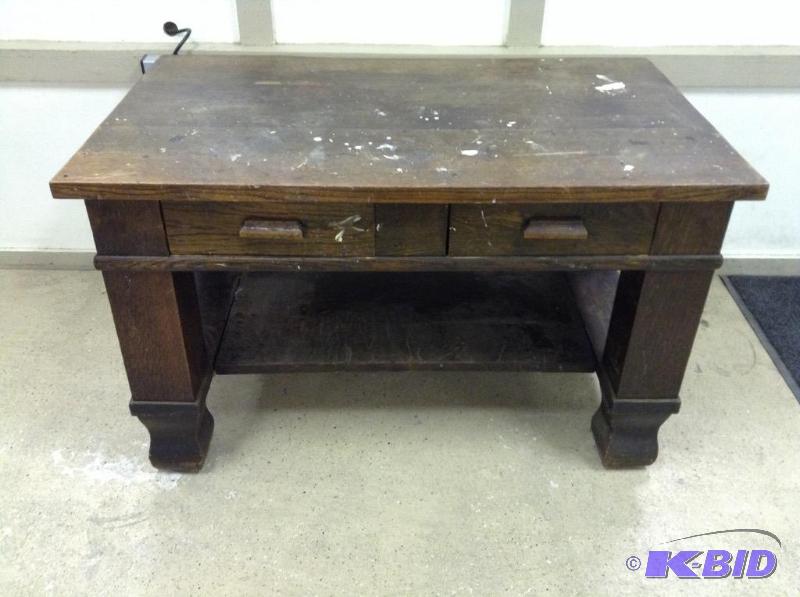 lot 21 image: Vintage library desk
