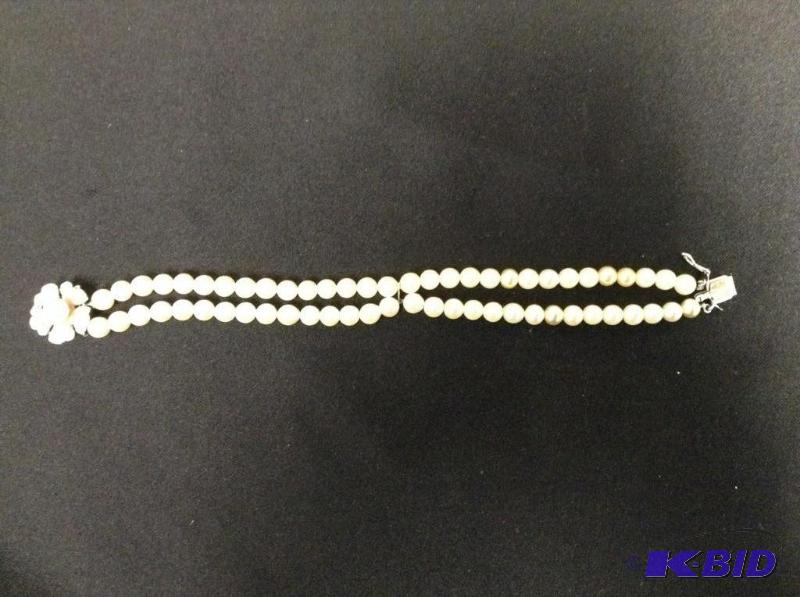 lot 30 image: 14kt & Pearl Bracelet