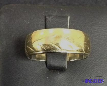 lot 32 image: 14kt Gold Band