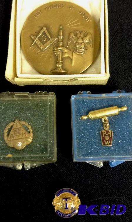 lot 38 image: Four Vintage Medals & Pins