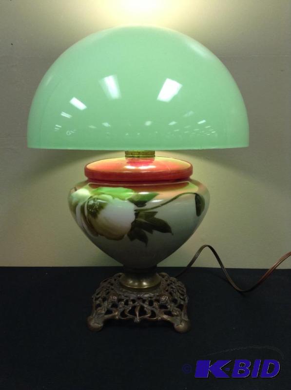 lot 60 image: Vintage globe table lamp with plastic shade