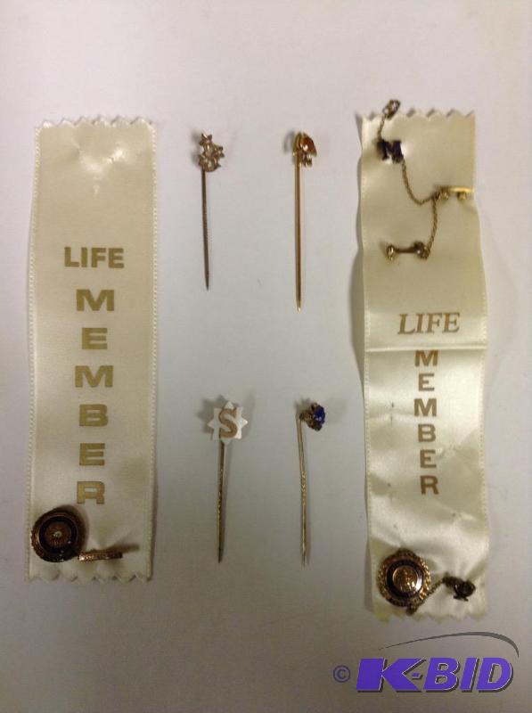 lot 68 image: 10kt Education Efficiency Loyalty Service Pins