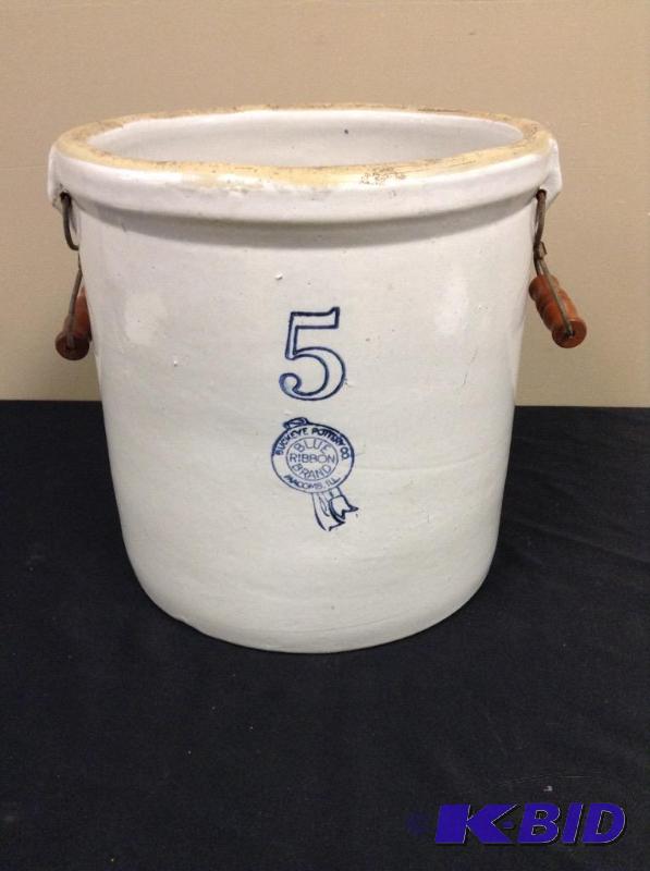 lot 70 image: Vintage 5 Gallon Buckeye Potery Macomb ILL Crock