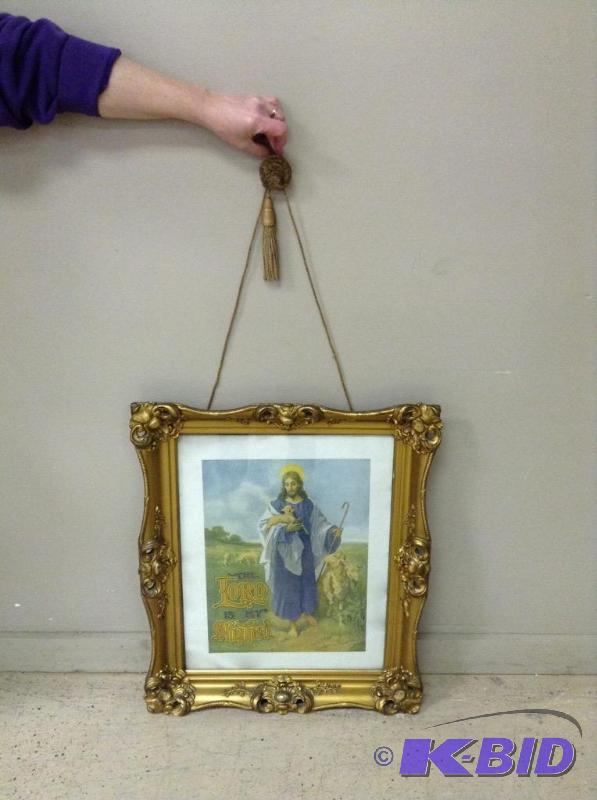 lot 8 image: The Lord Is My Shepherd vintage print in ornate frame