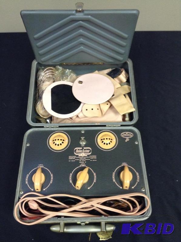 lot 88 image: Vintage RelaxAcizor Model 5 in case
